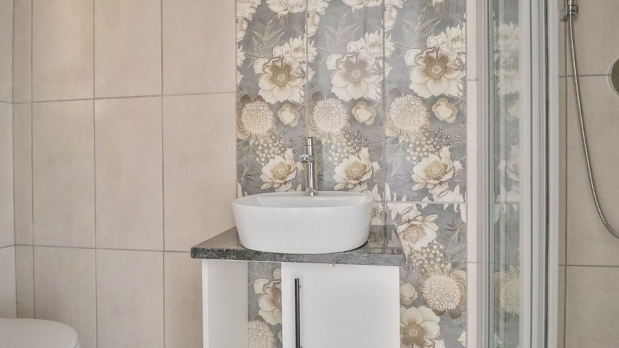 3 Bedroom Property for Sale in Fraaiuitsig Western Cape